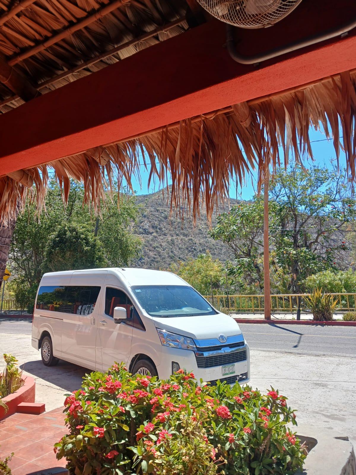 Transporte turístico privado — Pita's Tours (5)